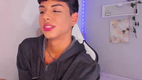 Snapshot of thomas_wild chatting on 10/20/25, 10:16 Thomas online show from 10/20/25, 10:16