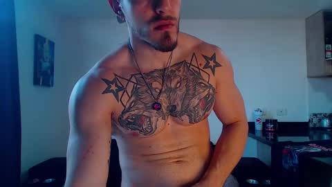 Snapshot of thomashoward31 chatting on 01/27/25, 03:28 Thomas online show from 01/27/25, 03:28