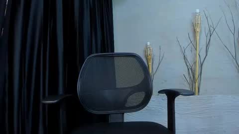 ThomasJones   online show from 02/21/25, 06:04