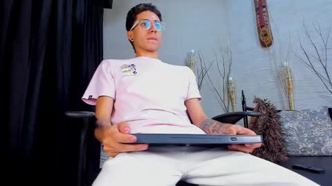 ThomasJones   online show from 02/26/25, 11:30