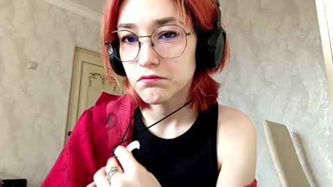 Snapshot of thomasvicknair chatting on 11/27/25, 11:01 Lina online show from 11/27/25, 11:01