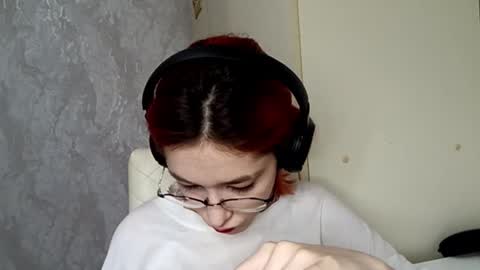 Snapshot of thomasvicknair chatting on 12/04/25, 11:52 Lina online show from 12/04/25, 11:52