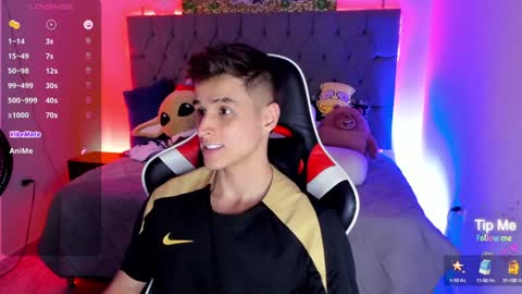 Snapshot of thomklein chatting on 12/12/24, 07:59 Thom Klein online show from 12/12/24, 07:59