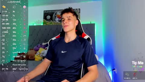 Snapshot of thomklein chatting on 01/10/25, 07:21 Thom Klein online show from 01/10/25, 07:21