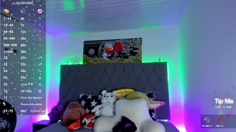 Snapshot of thomklein chatting on 02/06/25, 06:35 Thom Klein online show from 02/06/25, 06:35