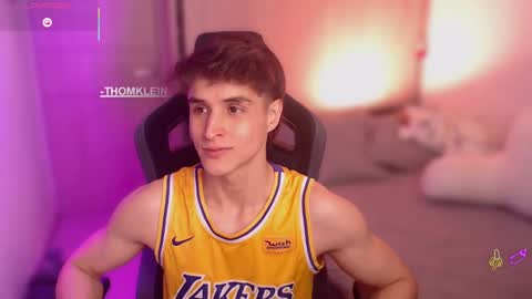 Snapshot of thomklein chatting on 09/11/25, 07:47 Thom Klein online show from 09/11/25, 07:47