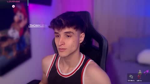 Snapshot of thomklein chatting on 09/13/25, 07:46 Thom Klein online show from 09/13/25, 07:46