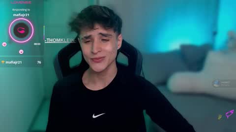 Snapshot of thomklein chatting on 09/18/25, 05:26 Thom Klein online show from 09/18/25, 05:26