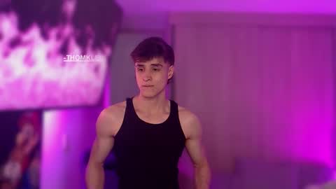 Snapshot of thomklein chatting on 09/22/25, 07:16 Thom Klein online show from 09/22/25, 07:16