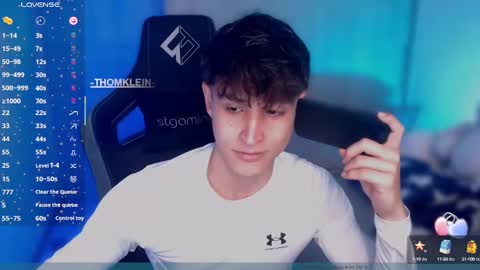 Snapshot of thomklein chatting on 09/26/25, 05:17 Thom Klein online show from 09/26/25, 05:17