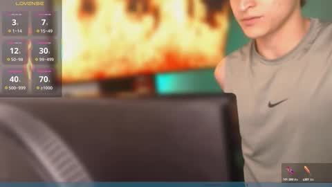 Snapshot of thomklein chatting on 10/02/25, 10:11 Thom Klein online show from 10/02/25, 10:11