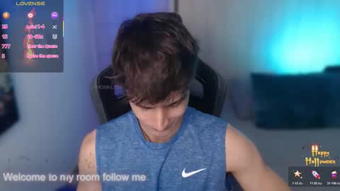 Snapshot of thomklein chatting on 11/05/25, 07:25 Thom Klein online show from 11/05/25, 07:25