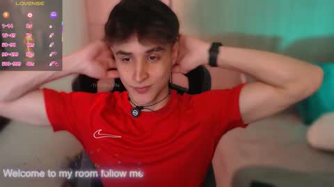 Snapshot of thomklein chatting on 11/11/25, 06:52 Thom Klein online show from 11/11/25, 06:52