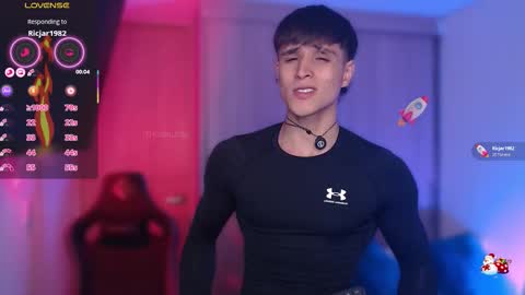 Snapshot of thomklein chatting on 11/18/25, 09:03 Thom Klein online show from 11/18/25, 09:03