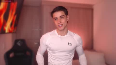 Snapshot of thomklein chatting on 12/03/25, 07:56 Thom Klein online show from 12/03/25, 07:56