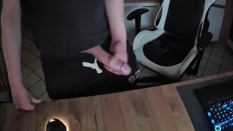 Snapshot of thomsdick chatting on 03/06/25, 08:48 thomsdick online show from 03/06/25, 08:48