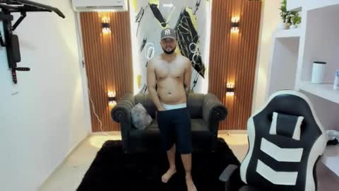 thomson_hot01 online show from 05/26/26, 05:14