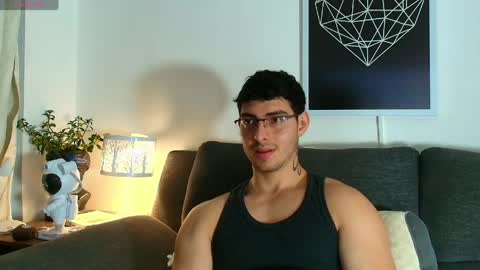Snapshot of thomylov chatting on 05/28/26, 03:37 thomylov online show from 05/28/26, 03:37