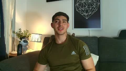 Snapshot of thomylov chatting on 06/04/26, 04:40 thomylov online show from 06/04/26, 04:40