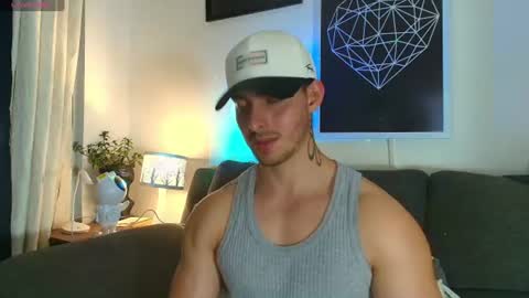 Snapshot of thomylov chatting on 06/11/26, 02:44 thomylov online show from 06/11/26, 02:44