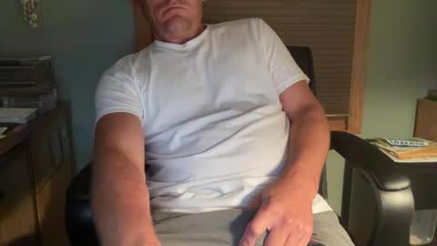 Snapshot of thongguy2021 chatting on 09/15/25, 04:23 thongguy 2021 online show from 09/15/25, 04:23