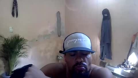 Snapshot of thonybeiio chatting on 12/02/25, 02:45 thonybeiio online show from 12/02/25, 02:45