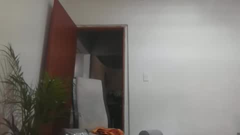 Snapshot of thonybeiio chatting on 02/21/26, 05:58 thonybeiio online show from 02/21/26, 05:58