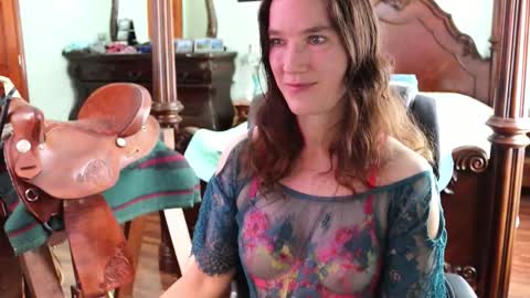 ThornburyRose online show from 02/21/26, 06:42