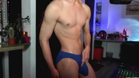   L e a n d e r   25OFF ON MY OF online show from 04/30/26, 04:46