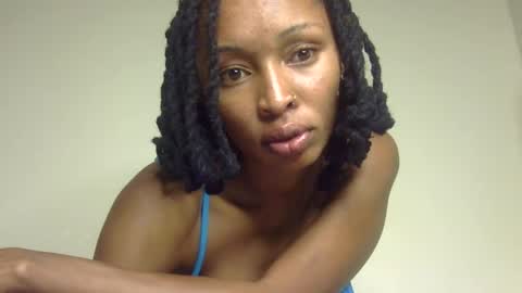 Snapshot of thotiana007 chatting on 02/16/25, 10:32 thotiana007 online show from 02/16/25, 10:32