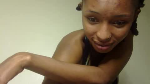 Snapshot of thotiana007 chatting on 02/18/25, 06:58 thotiana007 online show from 02/18/25, 06:58