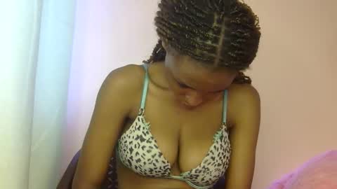 Snapshot of thotiana007 chatting on 09/11/25, 09:09 thotiana007 online show from 09/11/25, 09:09