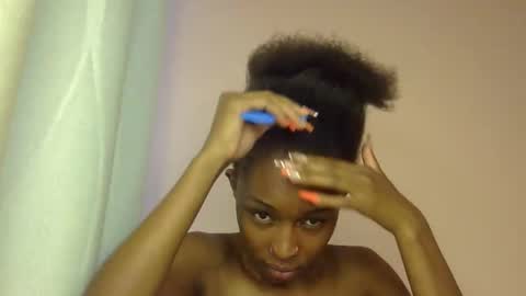 Snapshot of thotiana007 chatting on 09/12/25, 05:40 thotiana007 online show from 09/12/25, 05:40