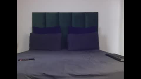 Snapshot of throatgoat2121 chatting on 11/18/25, 06:40 throatgoat2121 online show from 11/18/25, 06:40