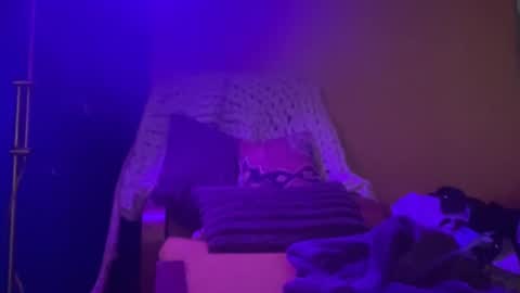 Snapshot of throatygoat chatting on 12/04/24, 03:48 throat goat online show from 12/04/24, 03:48