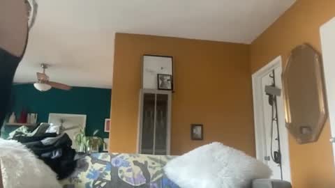 Snapshot of throatygoat chatting on 12/04/24, 11:57 throat goat online show from 12/04/24, 11:57