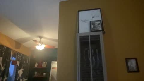 Snapshot of throatygoat chatting on 12/15/24, 01:02 throat goat online show from 12/15/24, 01:02