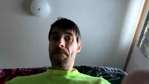 Snapshot of throbbing8585 chatting on 02/02/26, 01:32 throbbing8585 online show from 02/02/26, 01:32