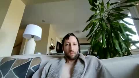 throwawayafteruse20202 online show from 05/10/26, 11:37