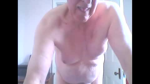 Snapshot of thruster99 chatting on 09/10/25, 03:01 thruster99 online show from 09/10/25, 03:01