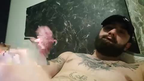 Snapshot of thug__ chatting on 12/20/24, 01:58 HugeJuicy online show from 12/20/24, 01:58