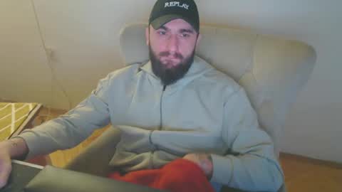 Snapshot of thug__ chatting on 12/23/24, 03:07 HugeJuicy online show from 12/23/24, 03:07