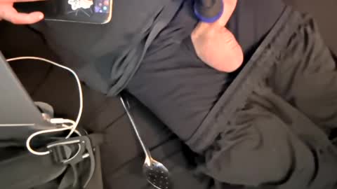 Snapshot of thunder8u42 chatting on 10/03/25, 11:40 thunder8u42 online show from 10/03/25, 11:40