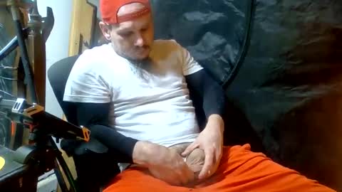 Snapshot of thunder8u42 chatting on 10/19/25, 08:26 thunder8u42 online show from 10/19/25, 08:26