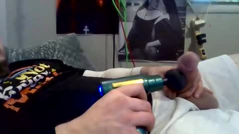 Snapshot of thunder8u42 chatting on 11/11/25, 11:16 thunder8u42 online show from 11/11/25, 11:16