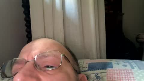 Snapshot of thunderflash73 chatting on 06/19/26, 04:00 Little Wolf online show from 06/19/26, 04:00