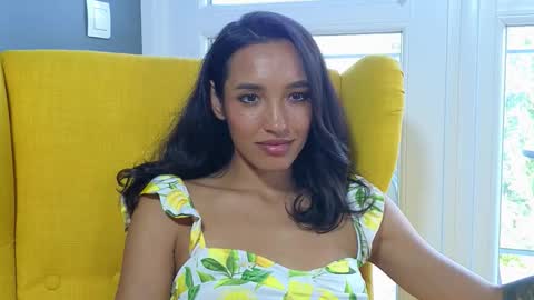 tia_j online show from 09/19/25, 02:40