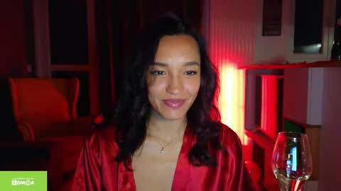 tia_j online show from 10/04/25, 07:12