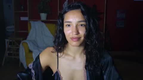 tia_j online show from 10/28/25, 07:05