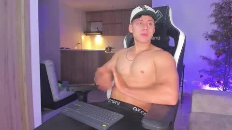 Snapshot of tiago_goez chatting on 12/16/25, 02:27 santiago online show from 12/16/25, 02:27